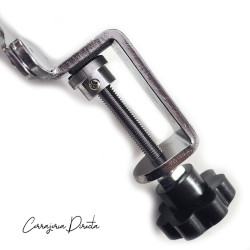 Soporte doble para todo tipo de cerraduras y bombines. Acabado premium.